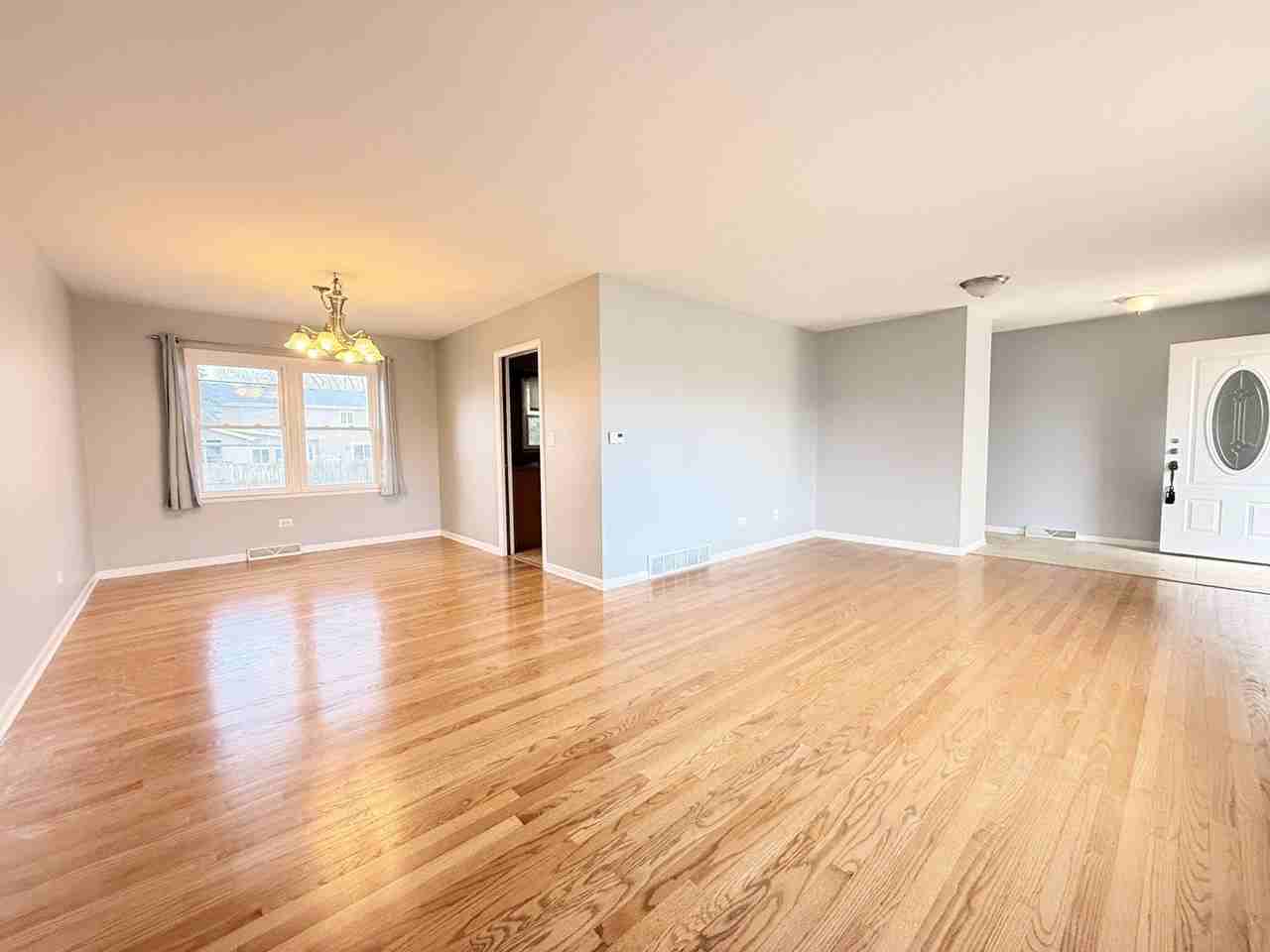 724 Burning Tree Ln - Photo 5 of 19