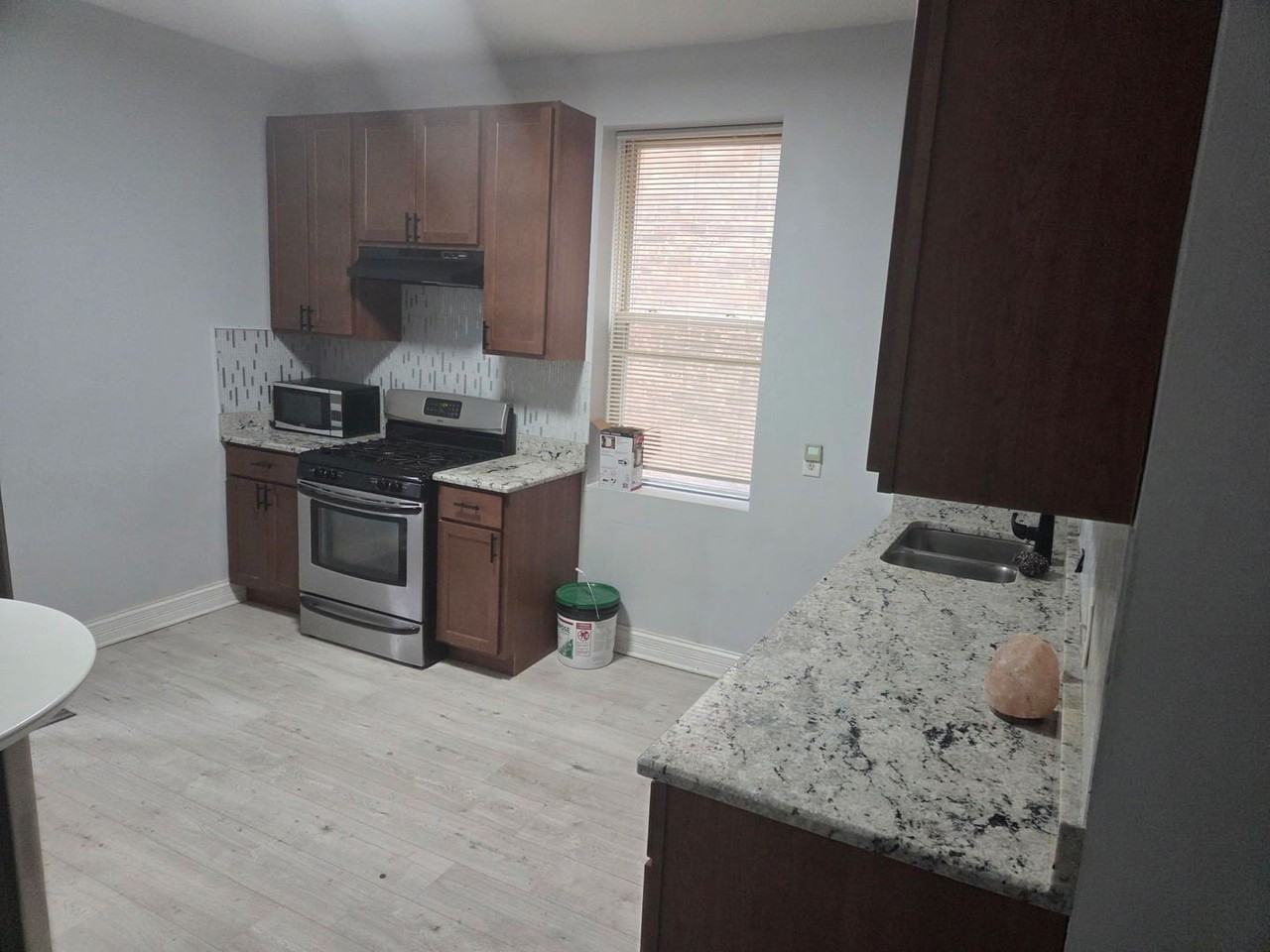 6615 S Bishop St Unit 1 - Photo 3 of 15