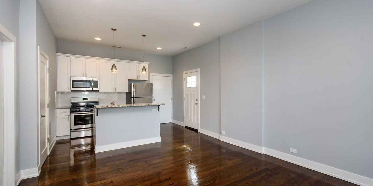 2163 N Bell Ave Apt 2f - Photo 6 of 12