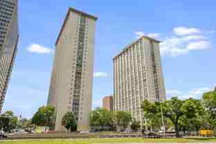 3600 N Lake Shore Dr Apt 2320 - Photo 1 of 1