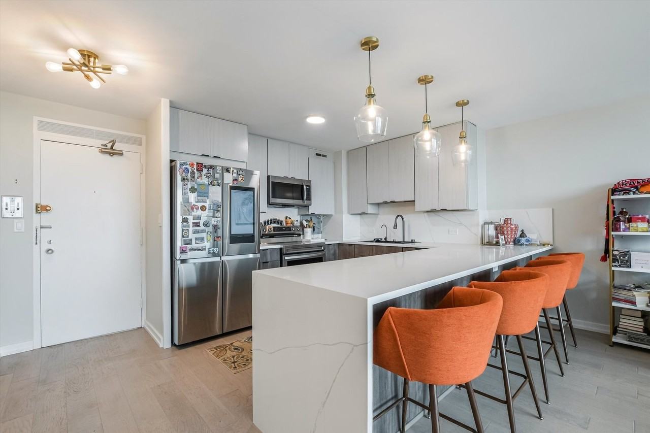 3600 N Lake Shore Dr Apt 2320 - Photo 5 of 23