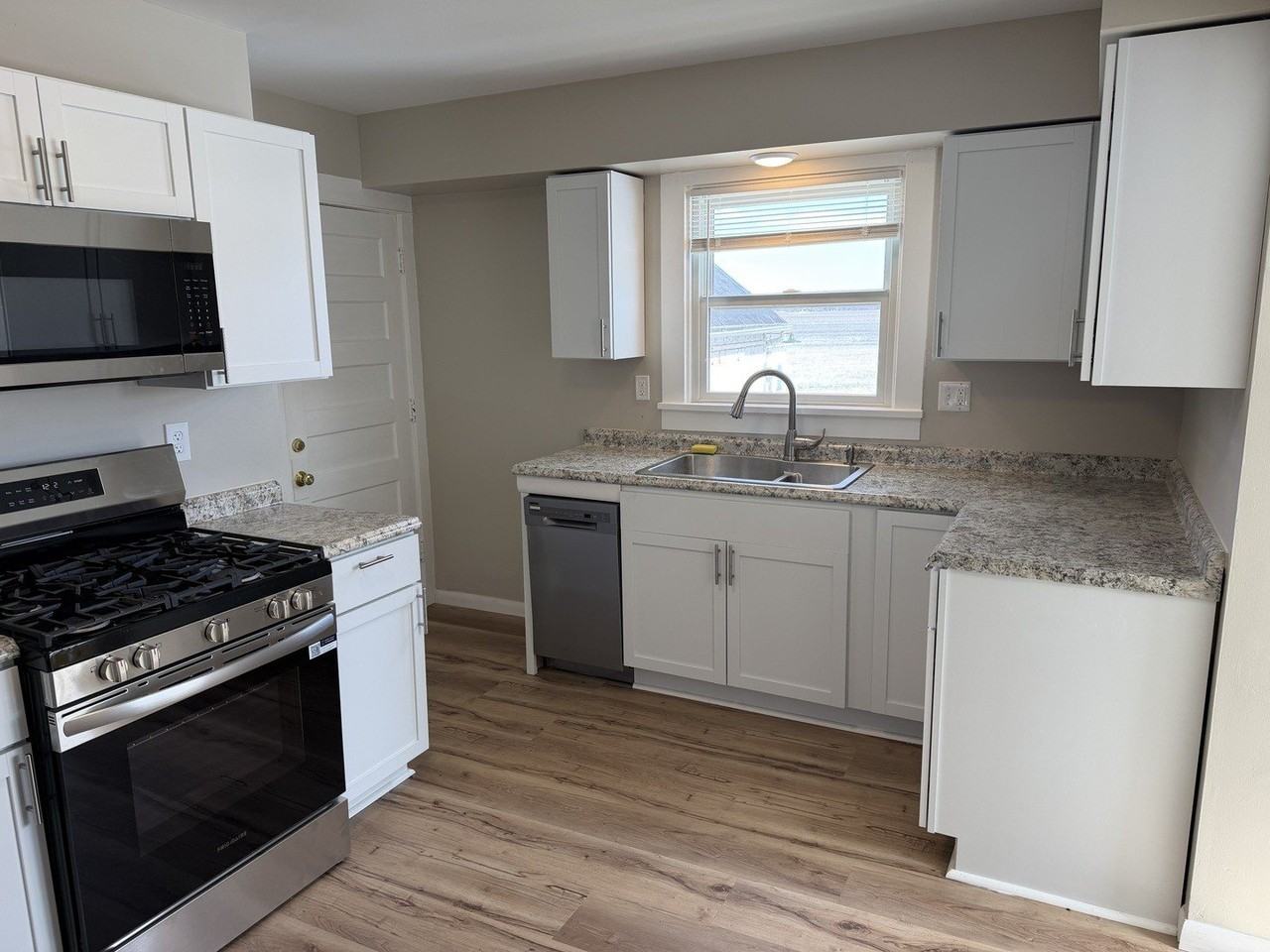 10212 Immanuel Rd - Photo 7 of 27