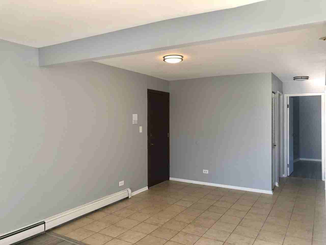 624 W 65th St Apt 6 - Photo 6 of 16