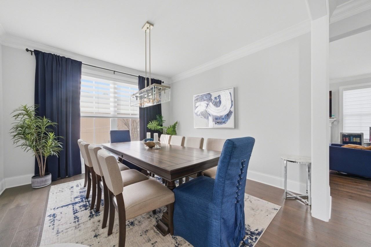 7814 Brookbank Rd - Photo 3 of 36