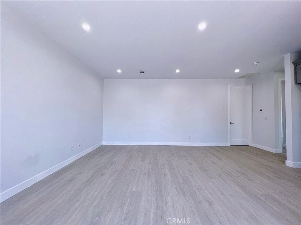 15826 Hayland St - Photo 4 of 11