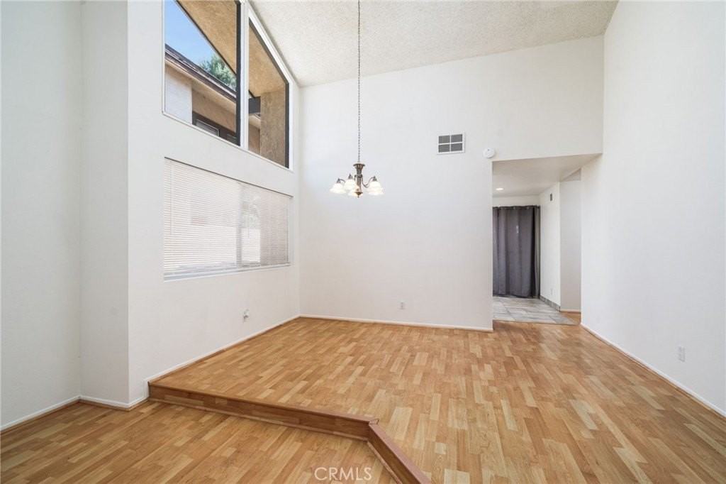 912 Keswick Pl - Photo 6 of 24