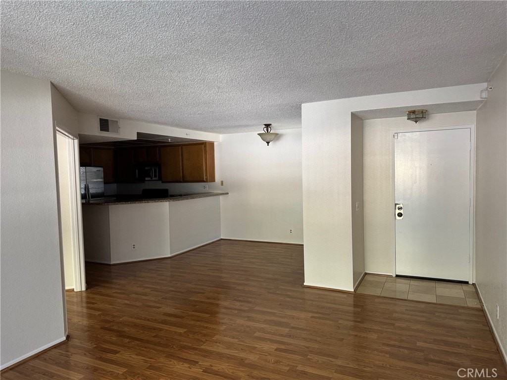 1784 Shady Oaks Ct - Photo 3 of 17