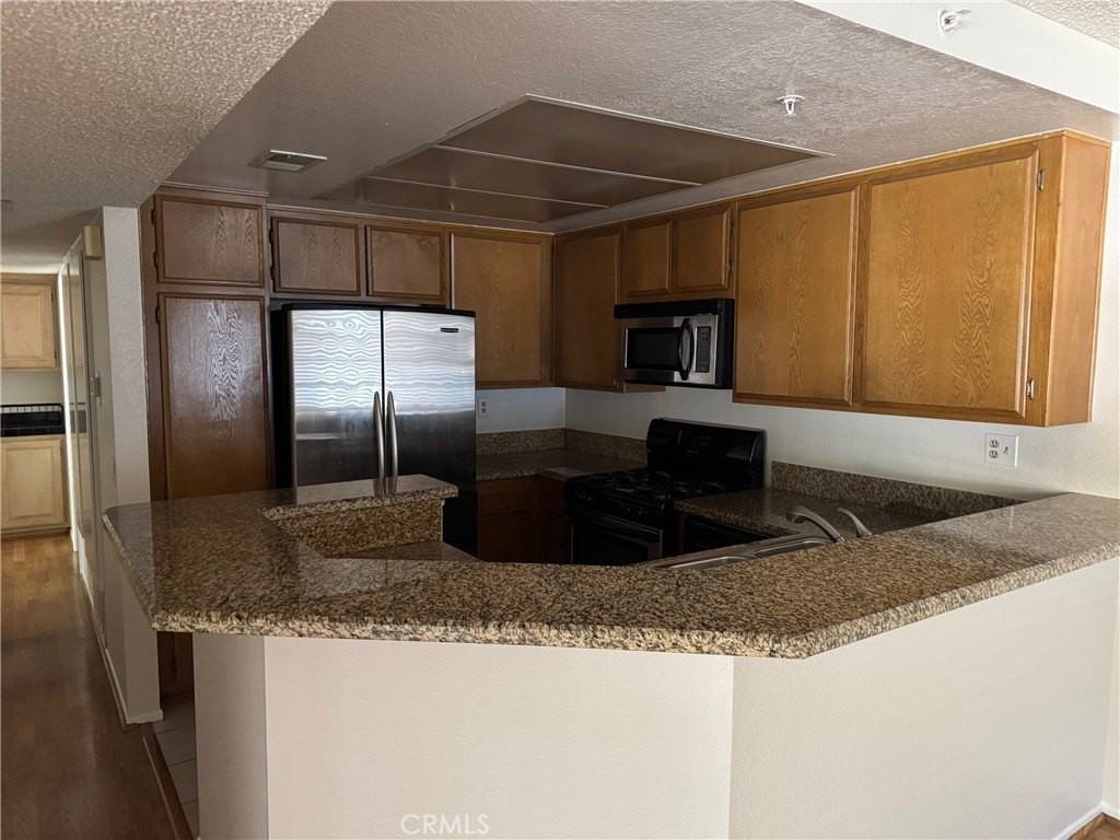 1784 Shady Oaks Ct - Photo 4 of 17