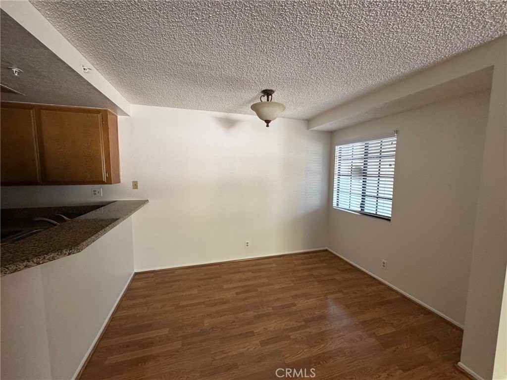 1784 Shady Oaks Ct - Photo 5 of 17