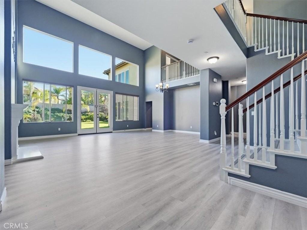 2947 Gilbert Ave - Photo 5 of 50