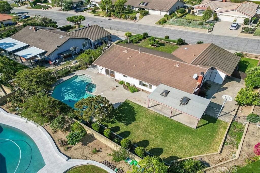 550 N Wildwood Ave - Photo 2 of 29