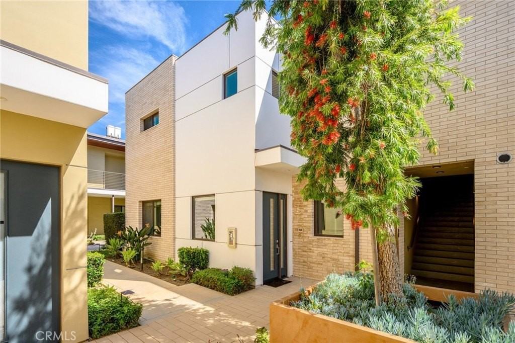 125 Hurlbut St #108 - Photo 2 of 39