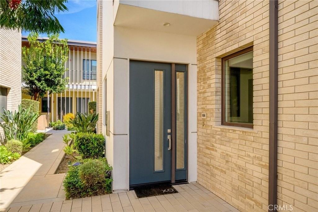 125 Hurlbut St #108 - Photo 3 of 39