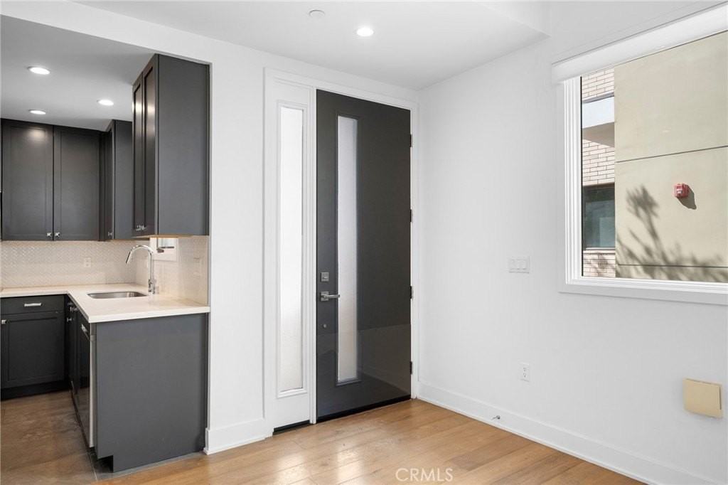 125 Hurlbut St #108 - Photo 4 of 39