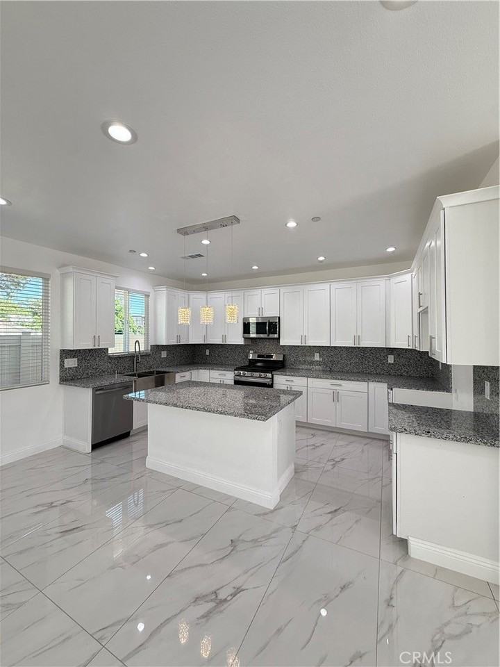 2199 Whitman Way #2 - Photo 3 of 23