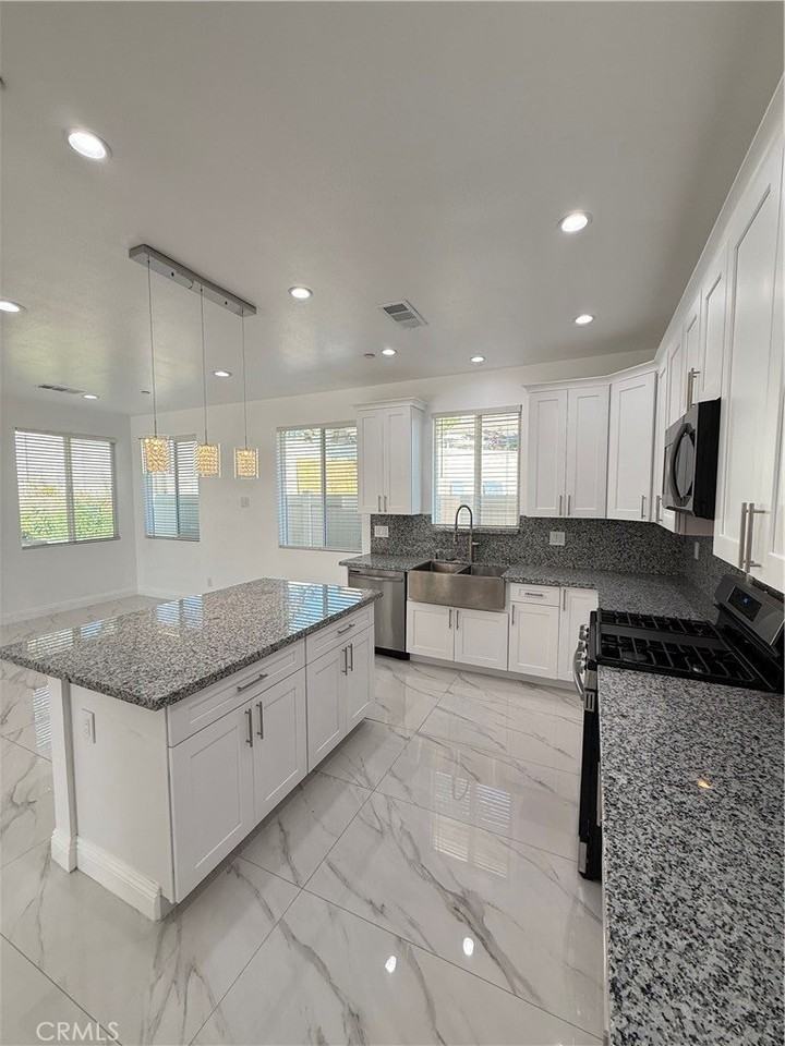 2199 Whitman Way #2 - Photo 5 of 23