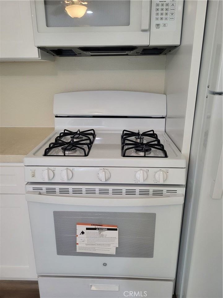 1117 W Evans St - Photo 4 of 8