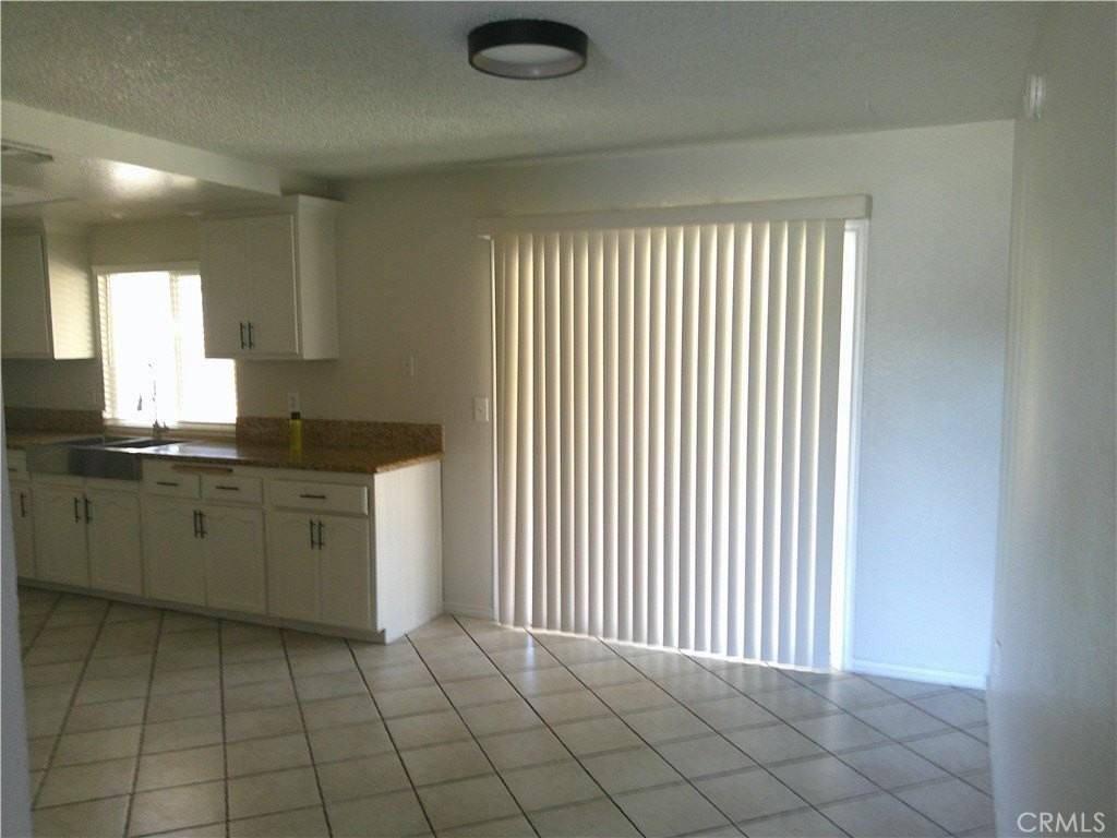 24198 Millsap Dr - Photo 4 of 10