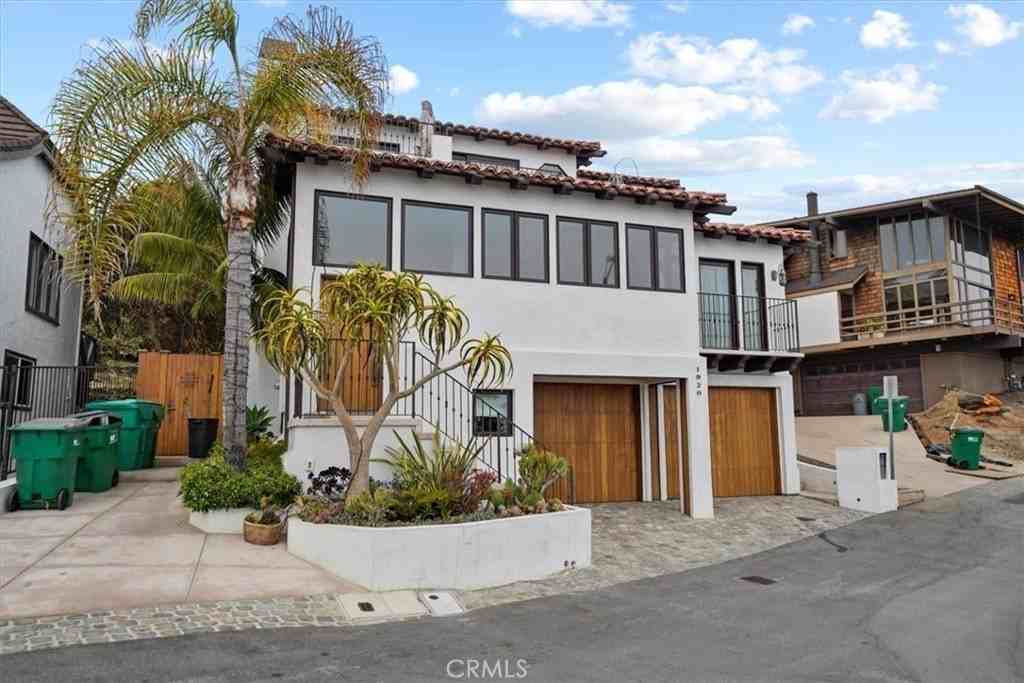 1920 Ocean Way - Photo 2 of 42