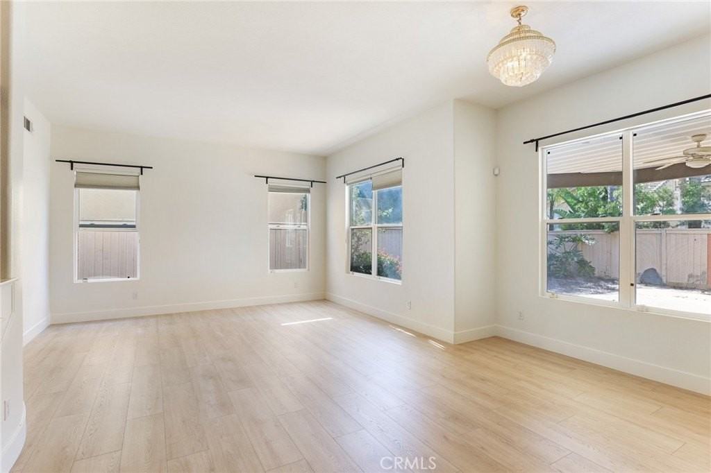 10 Santa Nella - Photo 5 of 38