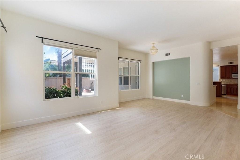 10 Santa Nella - Photo 7 of 38