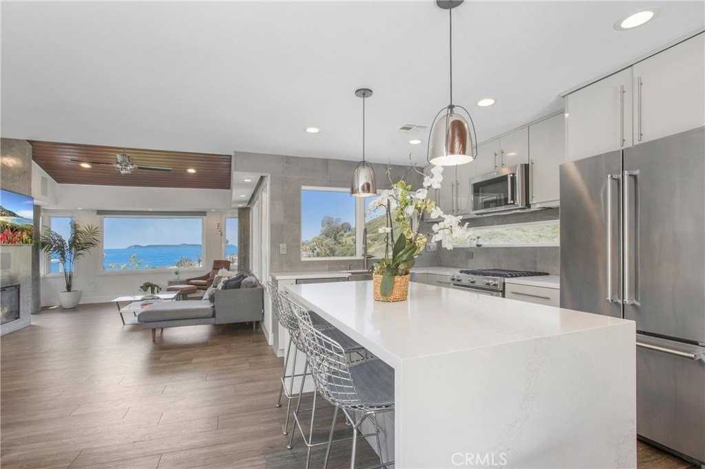 546 Temple Hills Dr - Photo 3 of 42