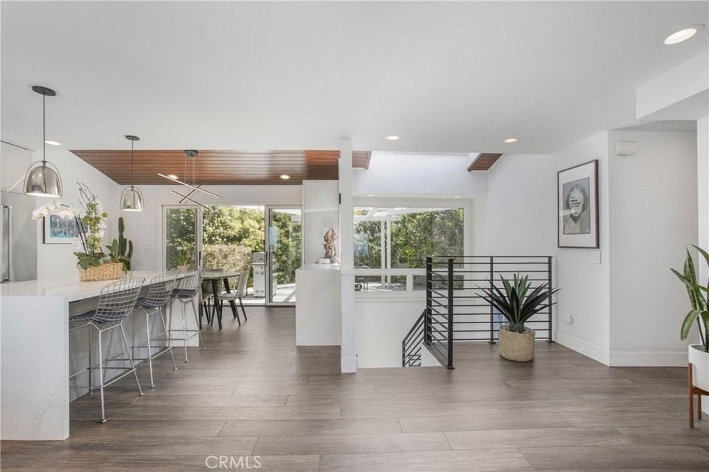 546 Temple Hills Dr - Photo 5 of 42