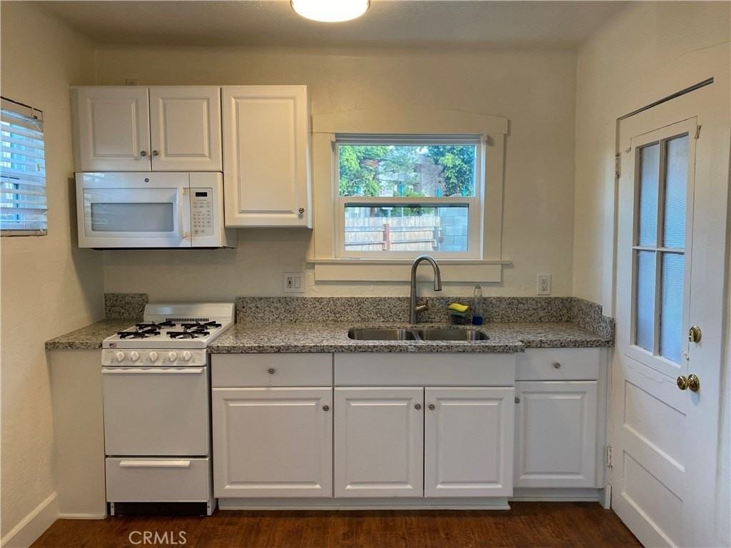 1408 Argonne Ave - Photo 4 of 15