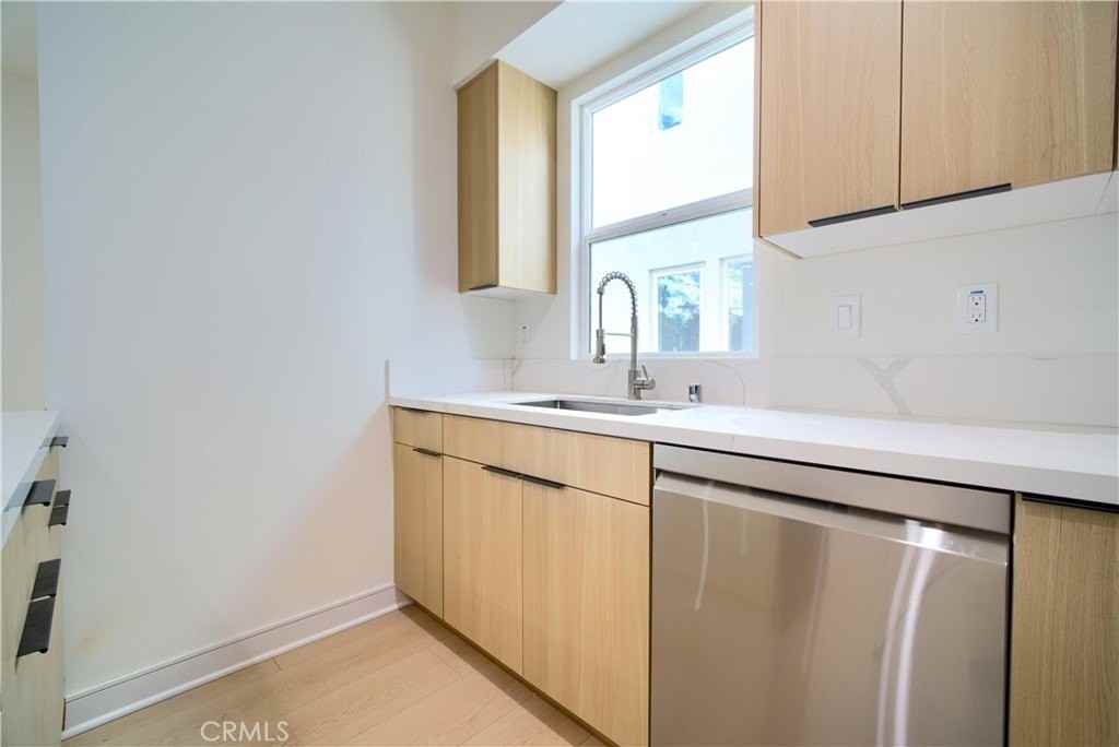 259 S Avenue 54 #1-2 - Photo 7 of 18