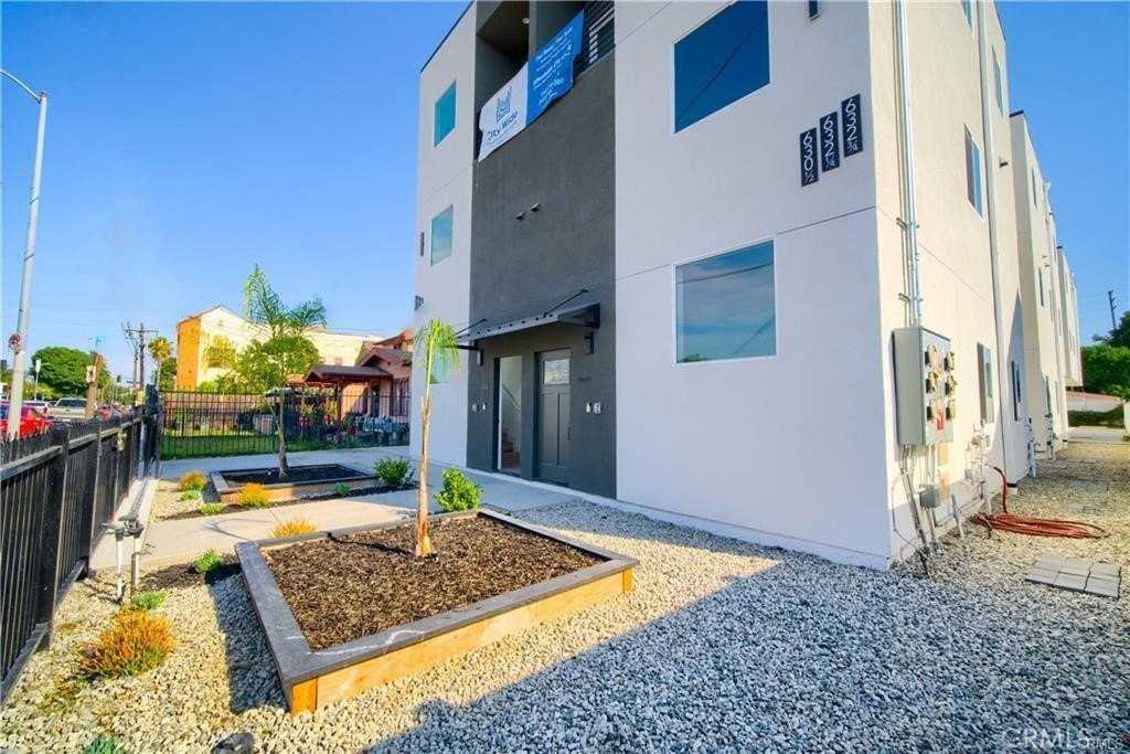 630 E Adams Blvd - Photo 2 of 17