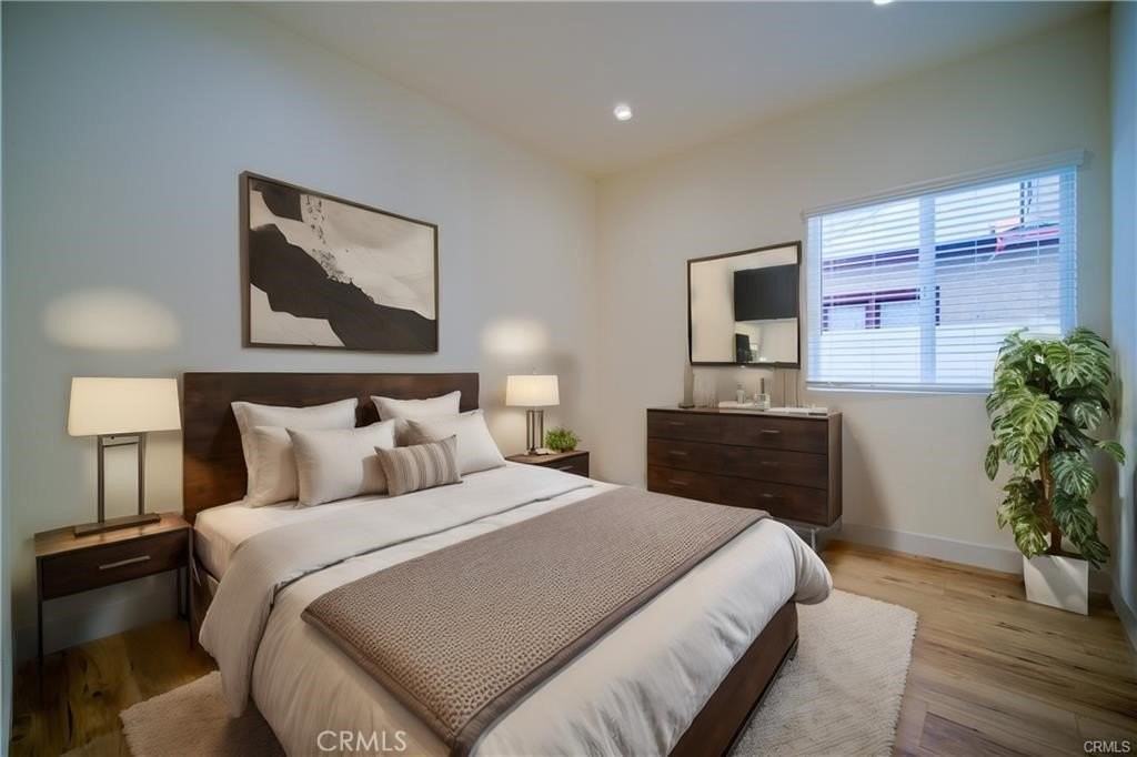 630 E Adams Blvd - Photo 6 of 17