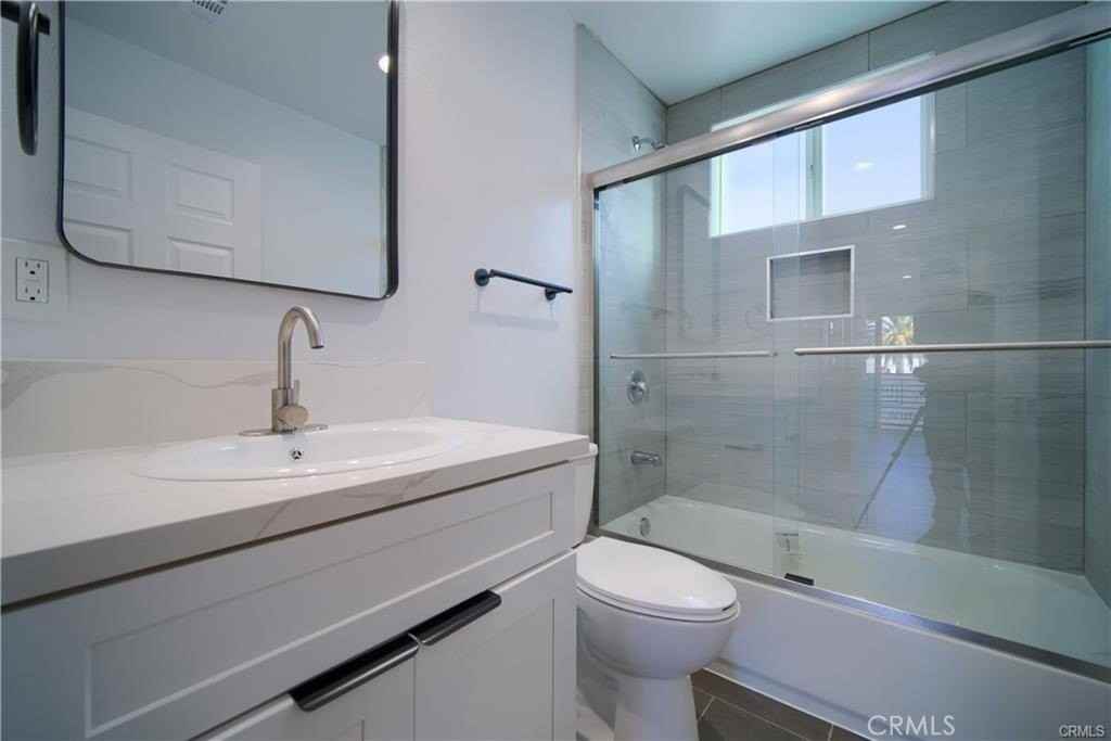 630 E Adams Blvd - Photo 7 of 17