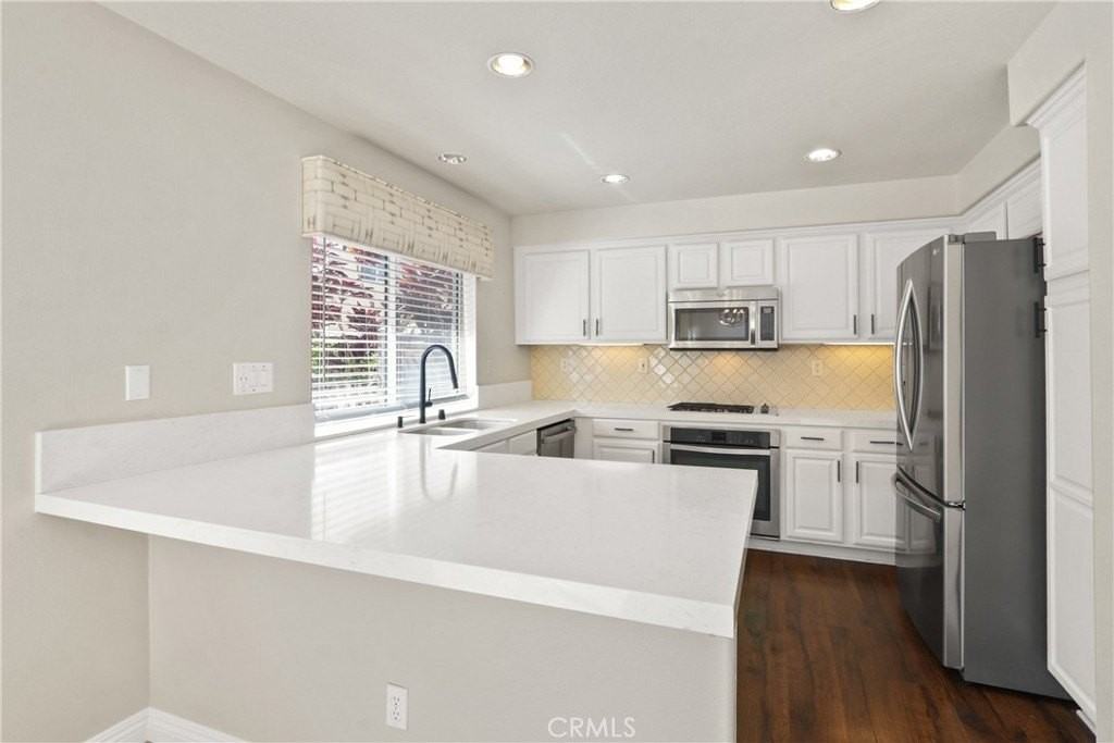 19 Brookstone Pl - Photo 4 of 13