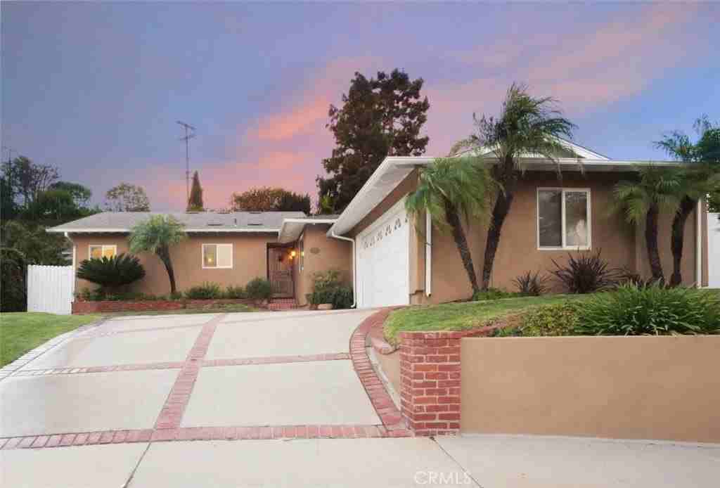 26771 Menominee Pl - Photo 2 of 37