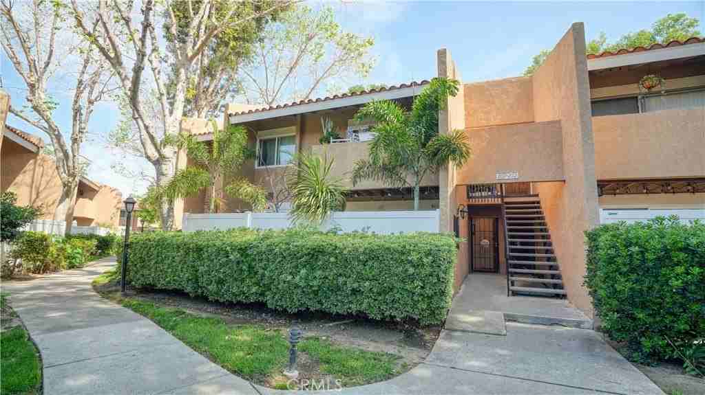 1101 W Macarthur Blvd - Photo 2 of 25