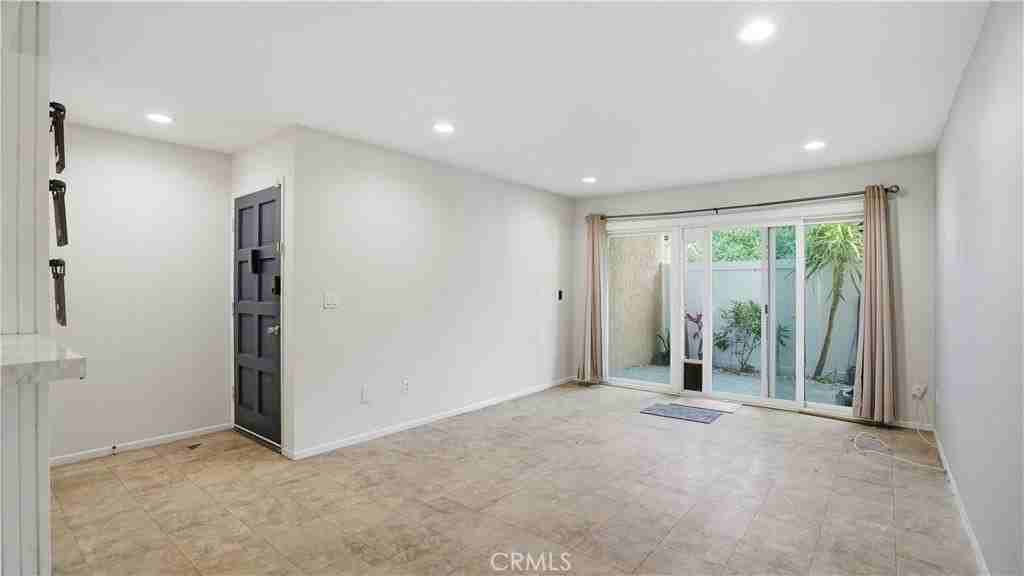 1101 W Macarthur Blvd - Photo 5 of 25