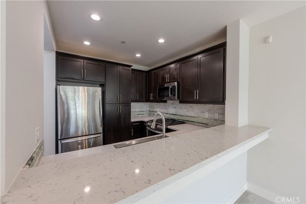 2349 Jefferson St - Photo 2 of 28