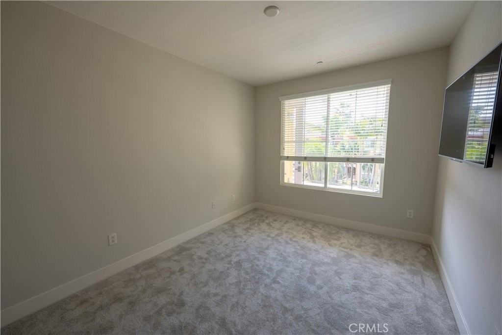 2349 Jefferson St - Photo 3 of 28