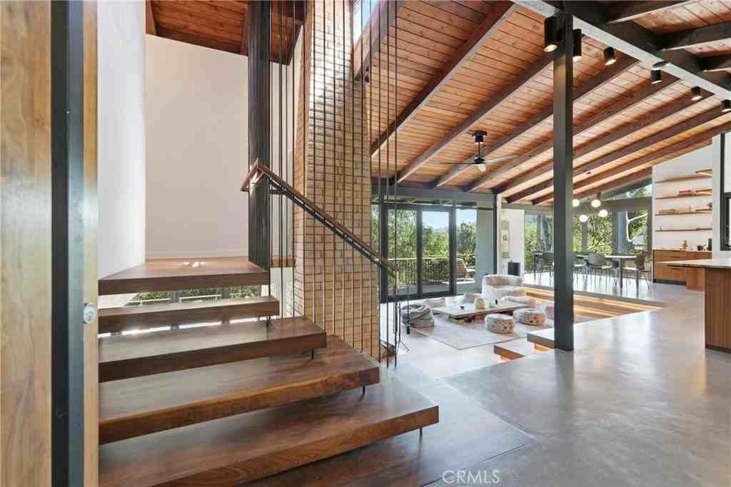 20110 Observation Dr - Photo 2 of 50