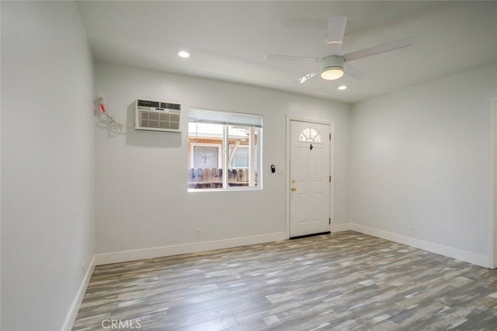 3106 W Victory Blvd #C - Photo 4 of 22