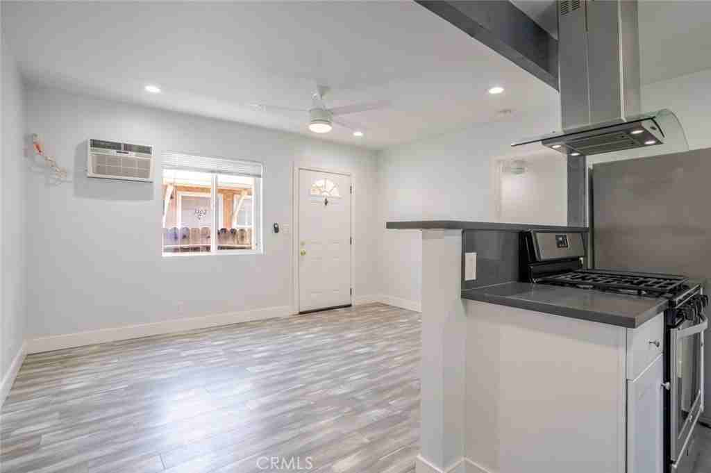 3106 W Victory Blvd #C - Photo 6 of 22