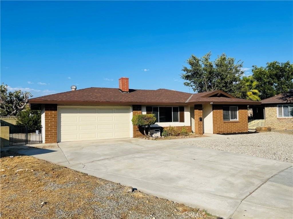 678 Monterey Pl - Photo 3 of 35