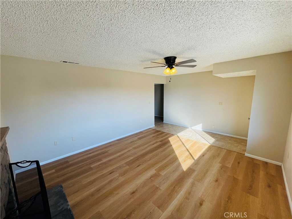 678 Monterey Pl - Photo 6 of 35