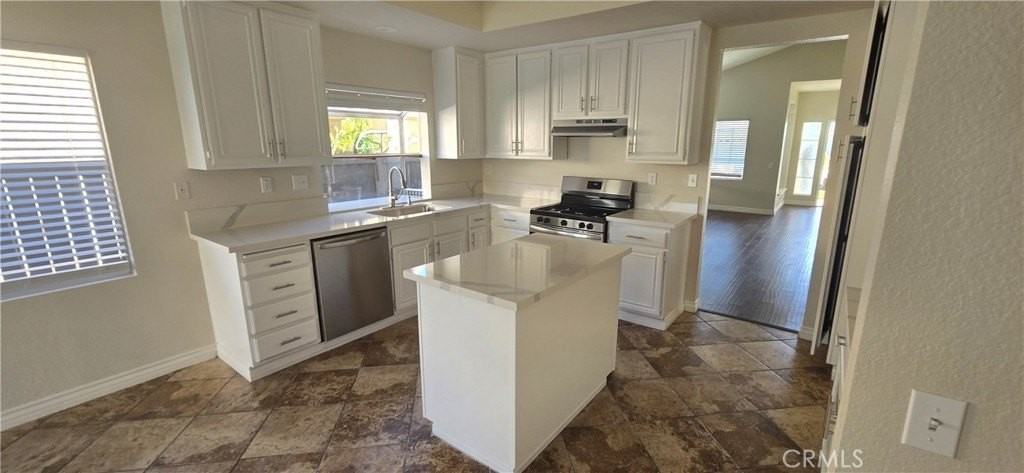 28218 Windsail Ct - Photo 3 of 18