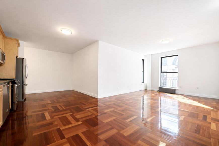 607 W 137th St - Photo 4 of 10