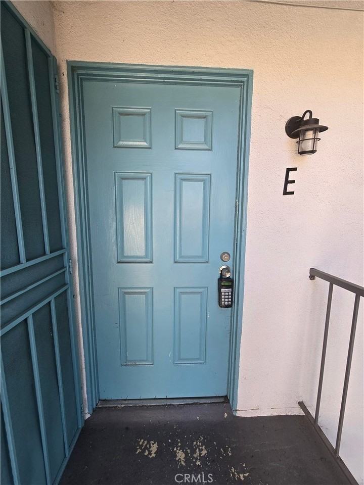 2650 E Park Ln #E - Photo 2 of 10