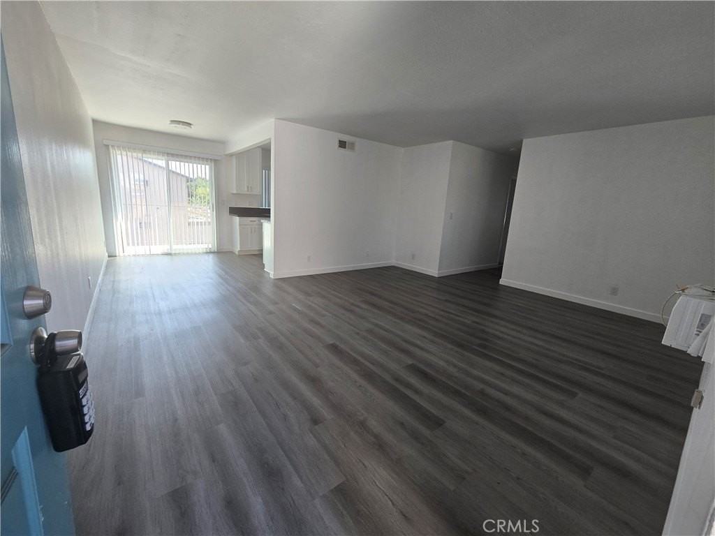 2650 E Park Ln #E - Photo 3 of 10