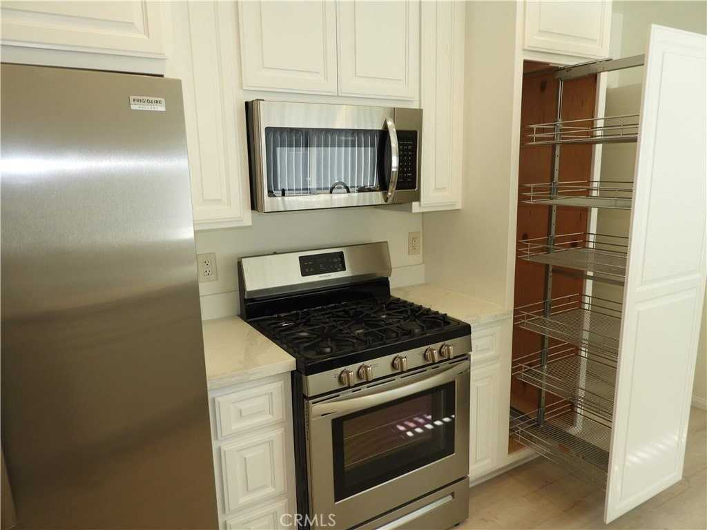 1554 Las Lunas St - Photo 5 of 15