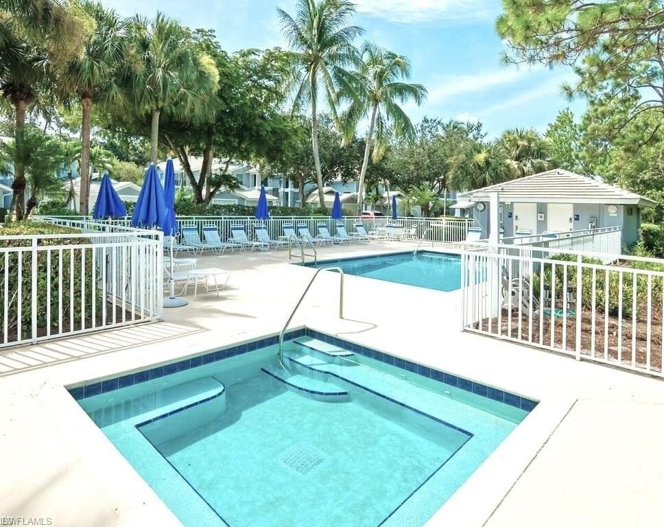 720 Tarpon Cove Dr Apt 201 - Photo 4 of 29