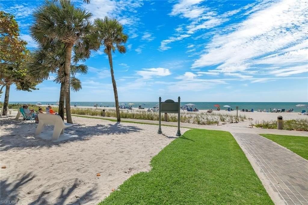 4092 Belair Ln Apt 15 - Photo 2 of 36